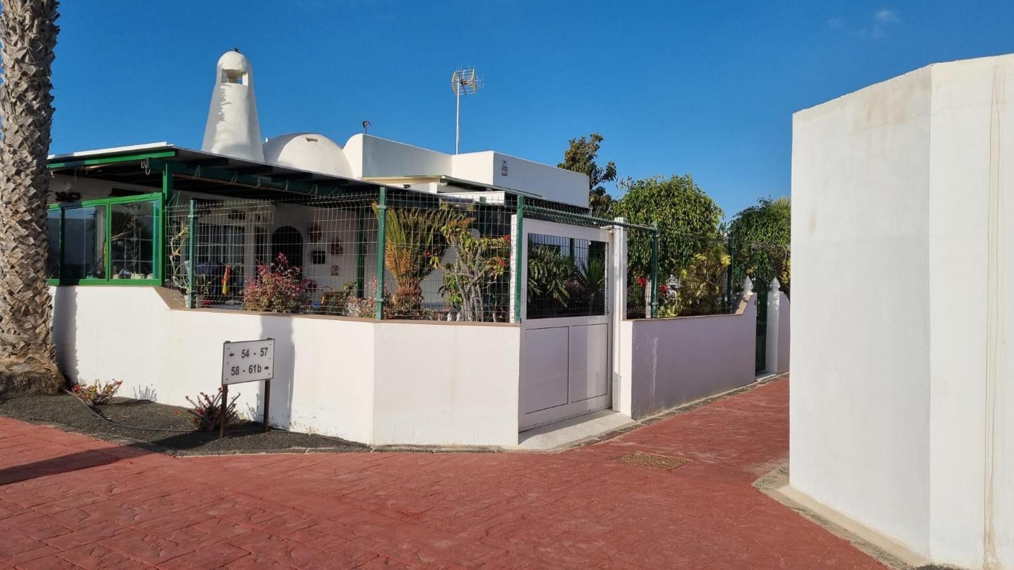 פלאיה בלנקה Apartamento Bungalows Isabel Maria מראה חיצוני תמונה